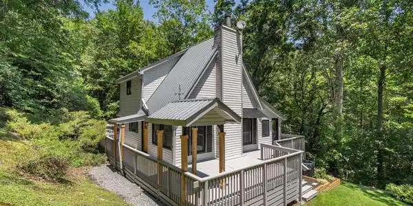 225 Cherokee Circle, Ellijay GA 30536