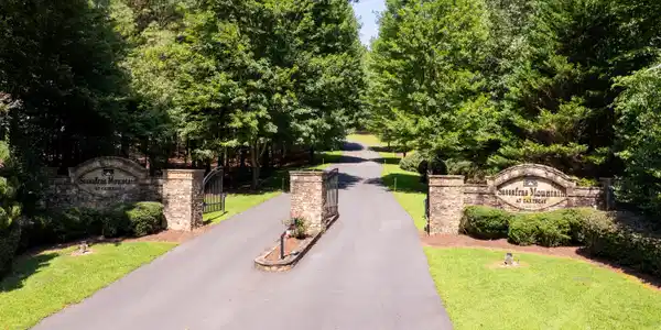 9 Foxpaw Leaf Court # 9, East Ellijay GA 30536