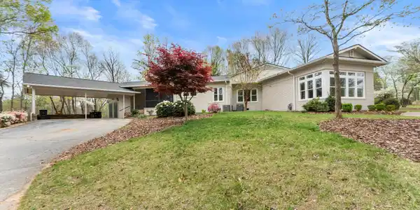 664 Chenocetah Drive, Cornelia GA 30531