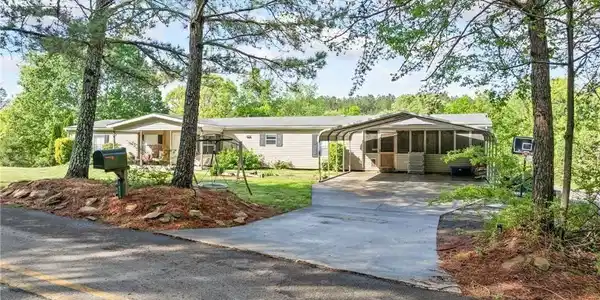 1575 Davis Road W, Fairmount GA 30139