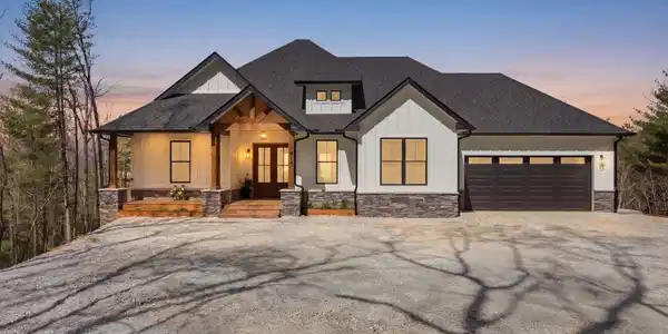 154 Brenary Drive, Lakemont GA 30552