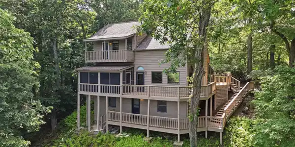82 Appalachian Point, Sky Valley GA 30537