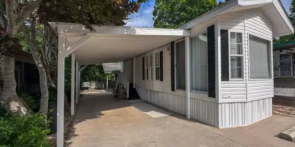 68 Nomad Trail, Cleveland GA 30528
