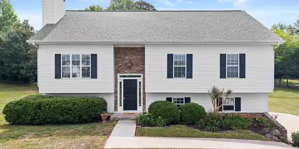 6201 Green Mountain Lane, Clermont GA 30527