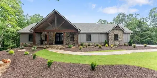 1055 S Laceola Road, Cleveland GA 30528