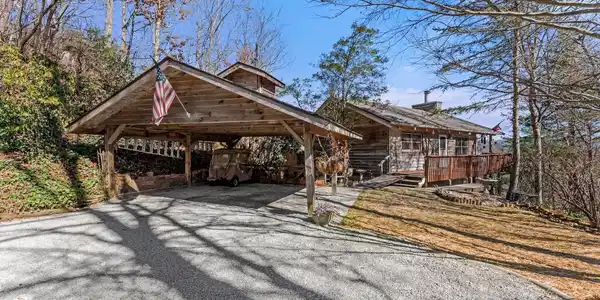 44 Cessna Lane