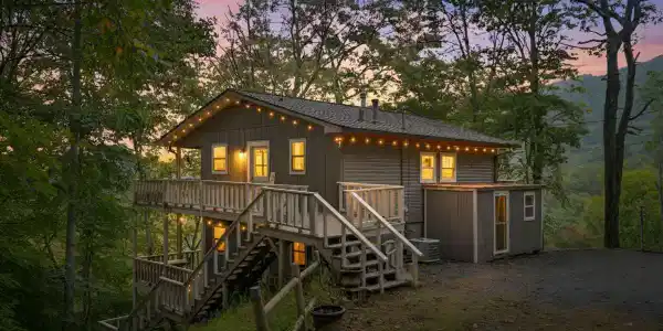 4113 White Oak Drive, Hiawassee GA 30546