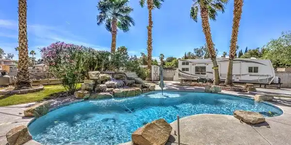 5809 Paseo Del Mar
