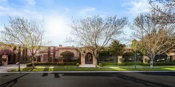 7 Chalk Hill Court