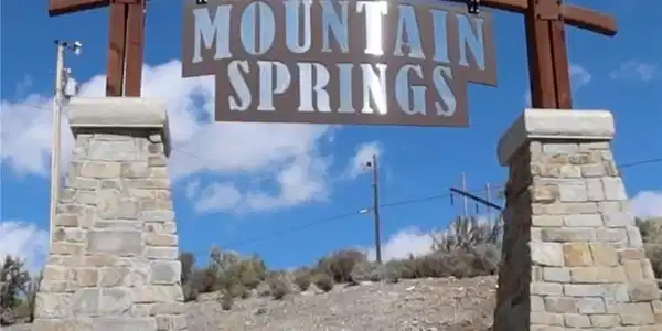 Image 3: Mountain Springs is located in the Spring Mountain