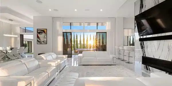 Image 4: Living room featuring recessed lighting