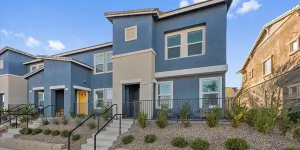 1132 Scarlet Sparrow Street