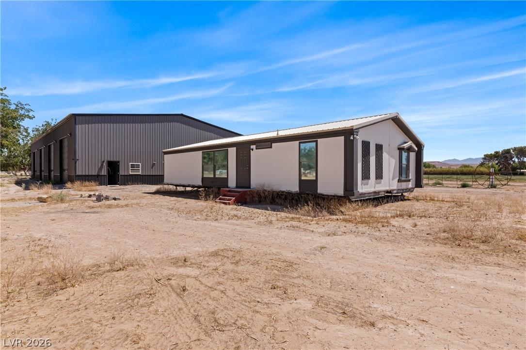 Image 3: A spacious lot provides ample opportunity for deve