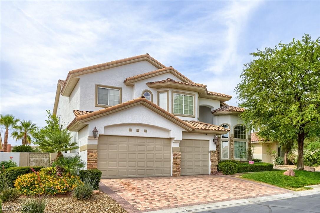 Image 2: This Spacious Residence has been Well Taken Care a