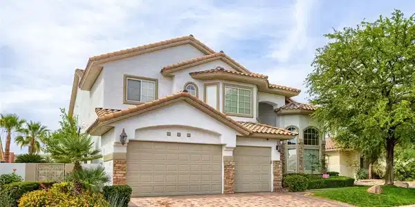 Image 2: This Spacious Residence has been Well Taken Care a