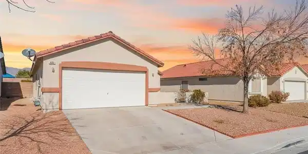 402 Dune Ridge Avenue