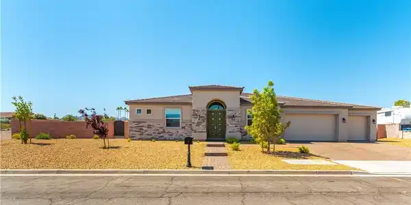 211 E Kimberly Drive