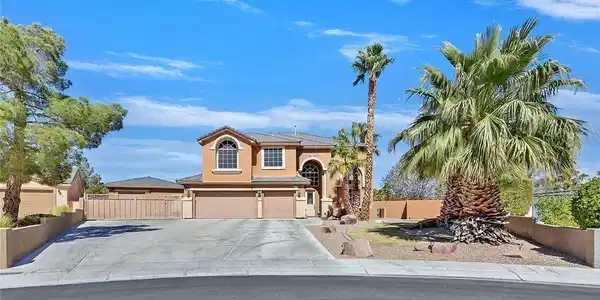 6116 Golden Saddle Street