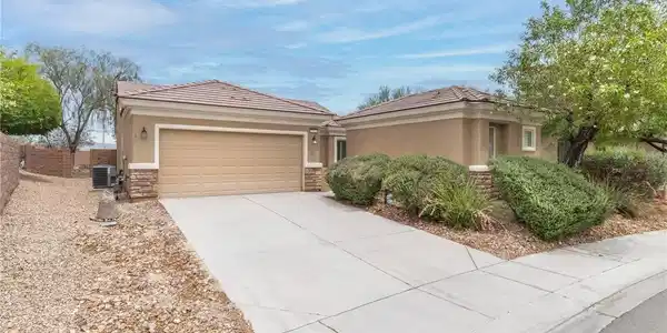 2056 Bay Thrush Way