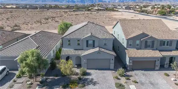 8635 Vermont Vista Street