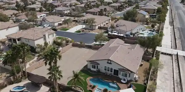 6392 Ebony Legends Avenue