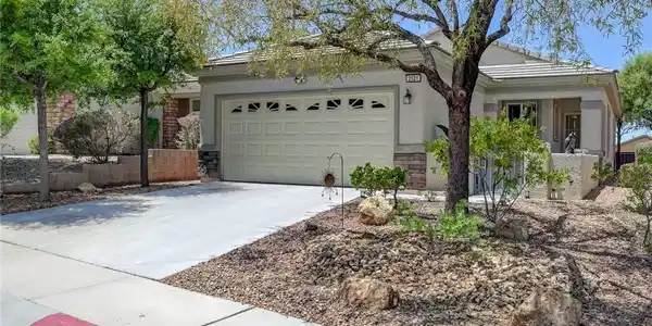 2521 Crater Rock Street