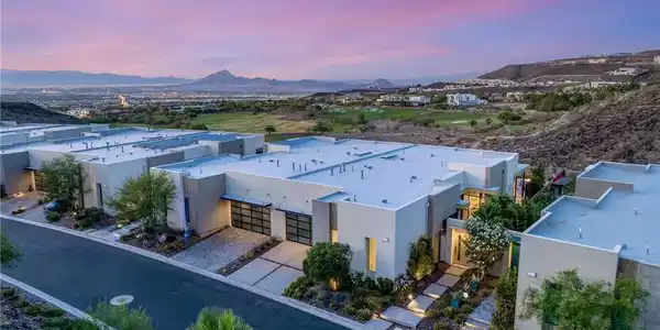 676 Scenic Cliff Drive