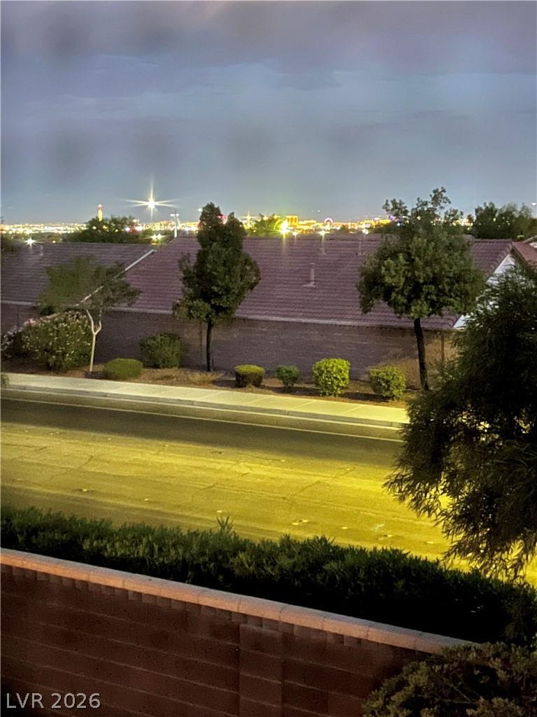 Image 3: City Strip Views