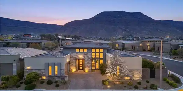 6675 DESERT CRIMSON Street