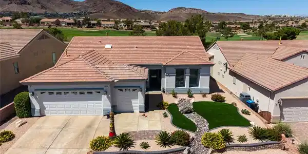 577 MOUNTAIN LINKS Drive
