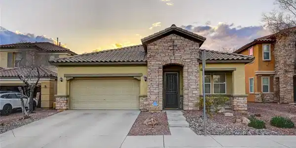 6077 Honeysuckle Ridge Street