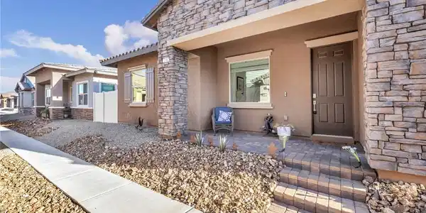 Image 4: Lots of stone accents on this home.