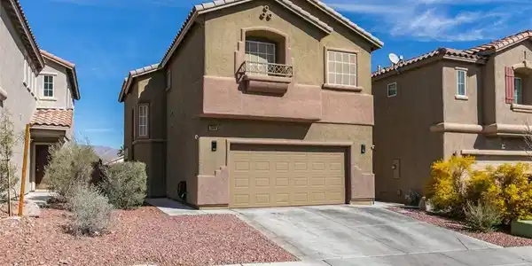3816 Hollycroft Drive