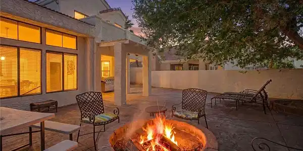 Image 3: Gather around the fire pit for tranquil evenings o