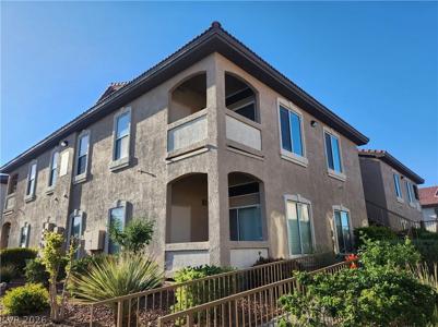 2305 W Horizon Ridge Parkway