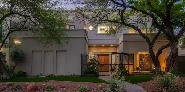 Image 4: Modern desert architecture with thoughtful landsca