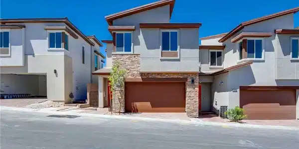 11952 Angle Cliff Avenue