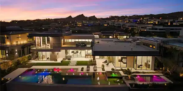 12 Rainbow Point Place