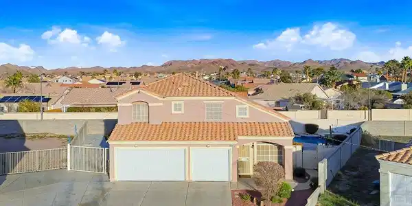 200 Oleander Place