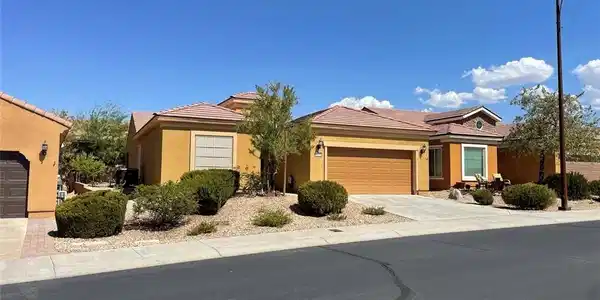 1277 Bull Whip Point