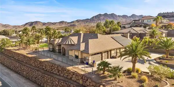 1206 Peach Bluff Court