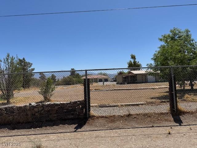 Image 2: View of yard