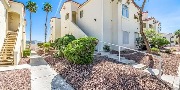 698 S Racetrack Road
