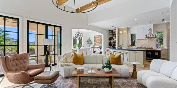 9 Via Paradiso Street