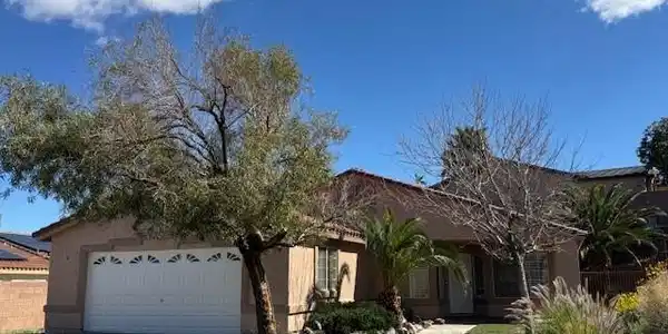 118 Crescent Bay Street