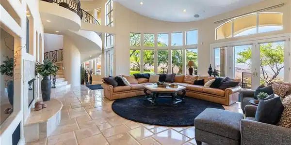Image 4: Gleaming tile floors and soaring curved walls with