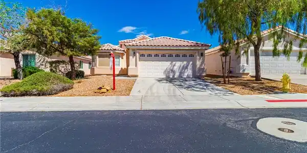 2272 Chestnut Ranch Avenue