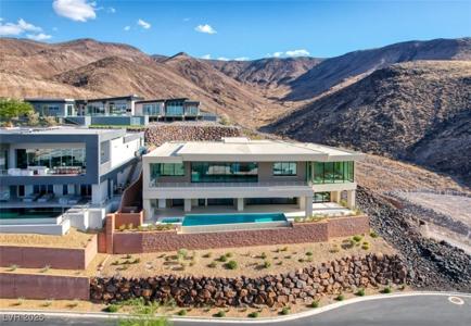 677 Overlook Rim Drive