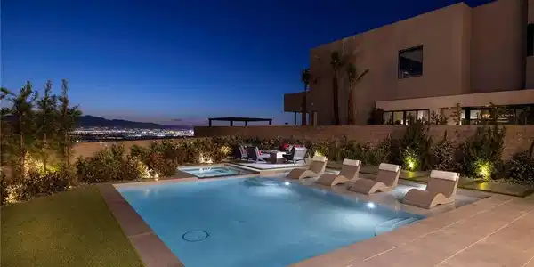 Image 3: Pool with Strip View