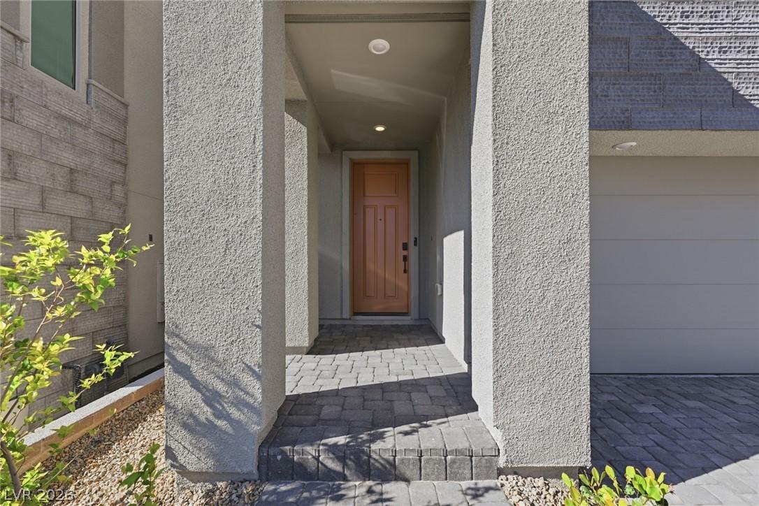 Image 3: Inviting Front Door Entry
